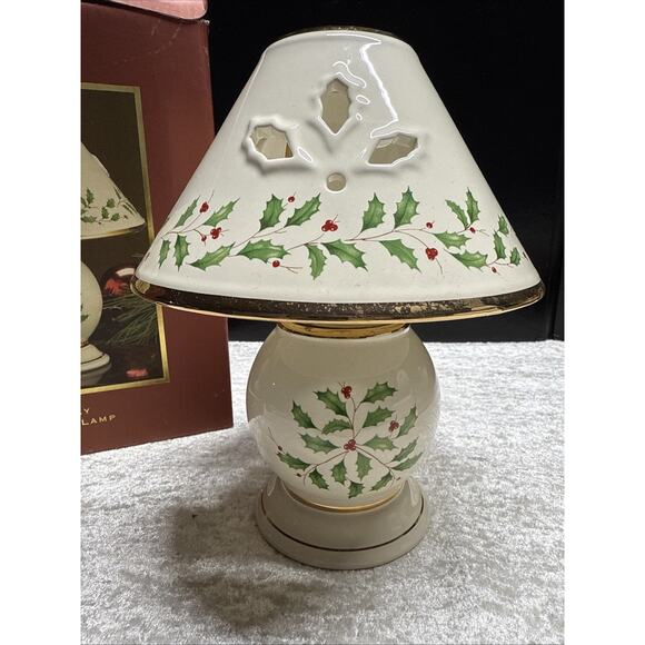 Lenox Holly Berry Holiday Candle Lamp in Box Christmas EUC - Picture 4 of 10